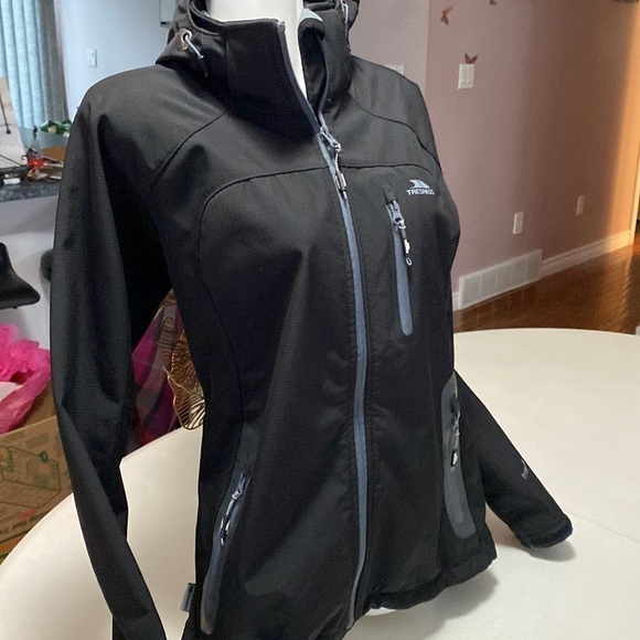 LADIES Trespass Bela II TP75 Soft Shell 8000 mm Waterproof Jacket Black Sz M - Picture 15 of 16